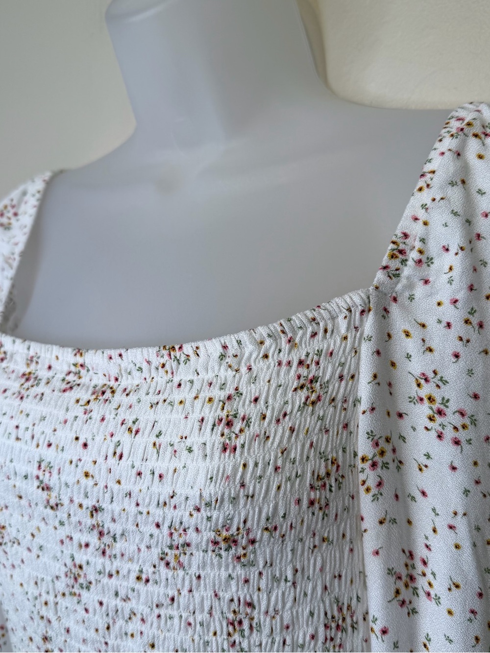 Cupcakes & Cashmere | Savannah Smocked Square-Neck Ditsy Floral Puff-Sleeve Top - Picture 6 of 15